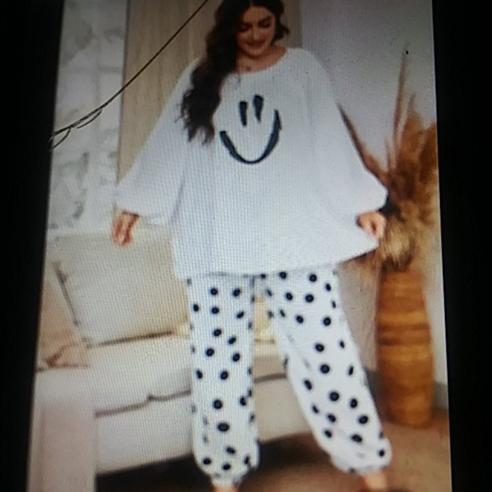 White and black 2-pc pant set